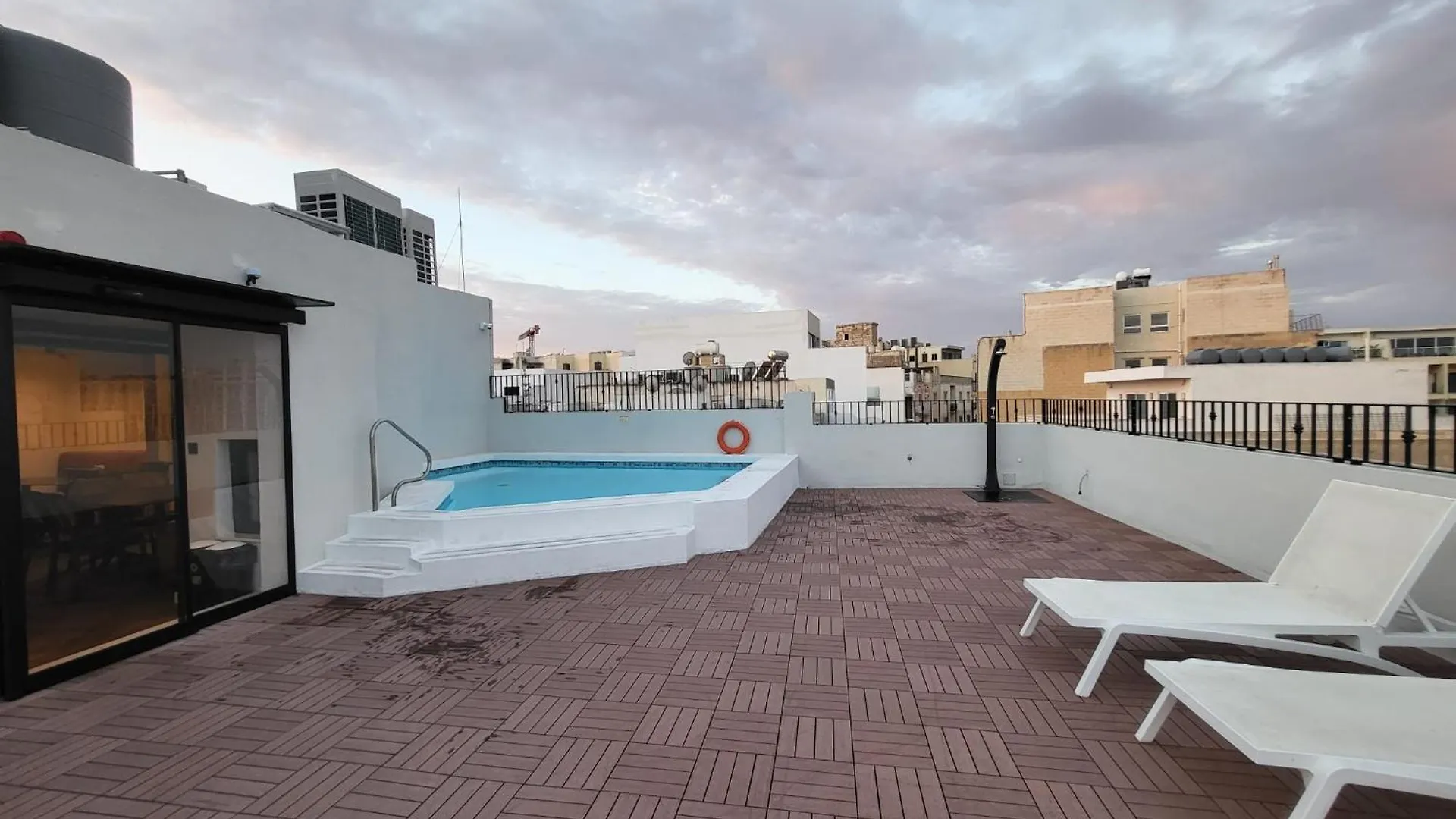 ***  Carlton Hotel Sliema Malta