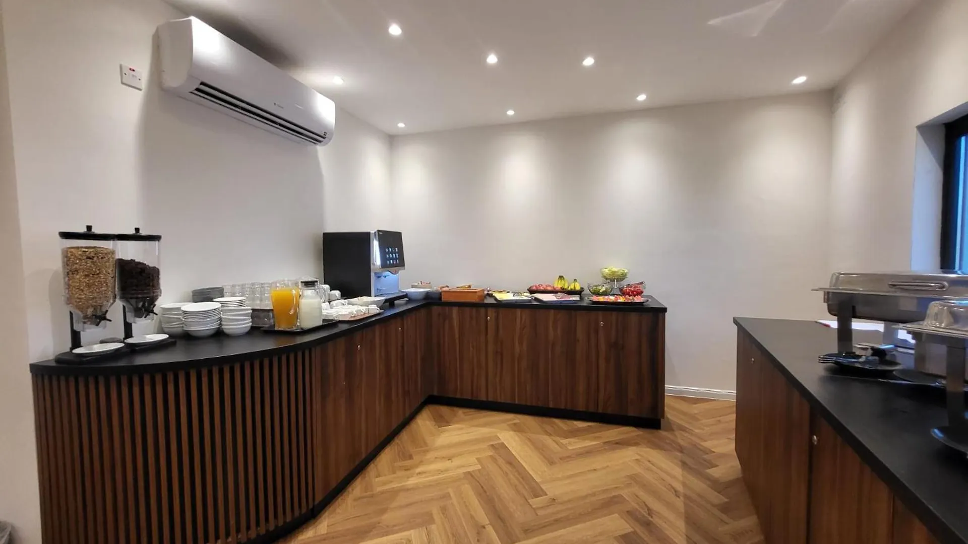 Carlton Hotel Sliema 3*,  Malta