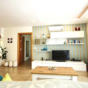 Apartment Summer Breeze